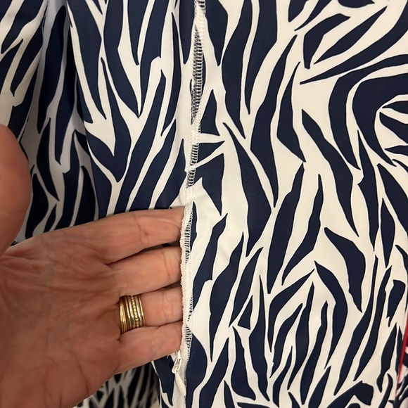 NWT ANNIKA Cutter & Buck Size M R,W&B Hooded Stretch Tech Jacket. - Picture 3 of 5